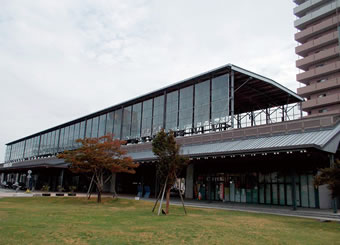 日向駅駅舎の写真
